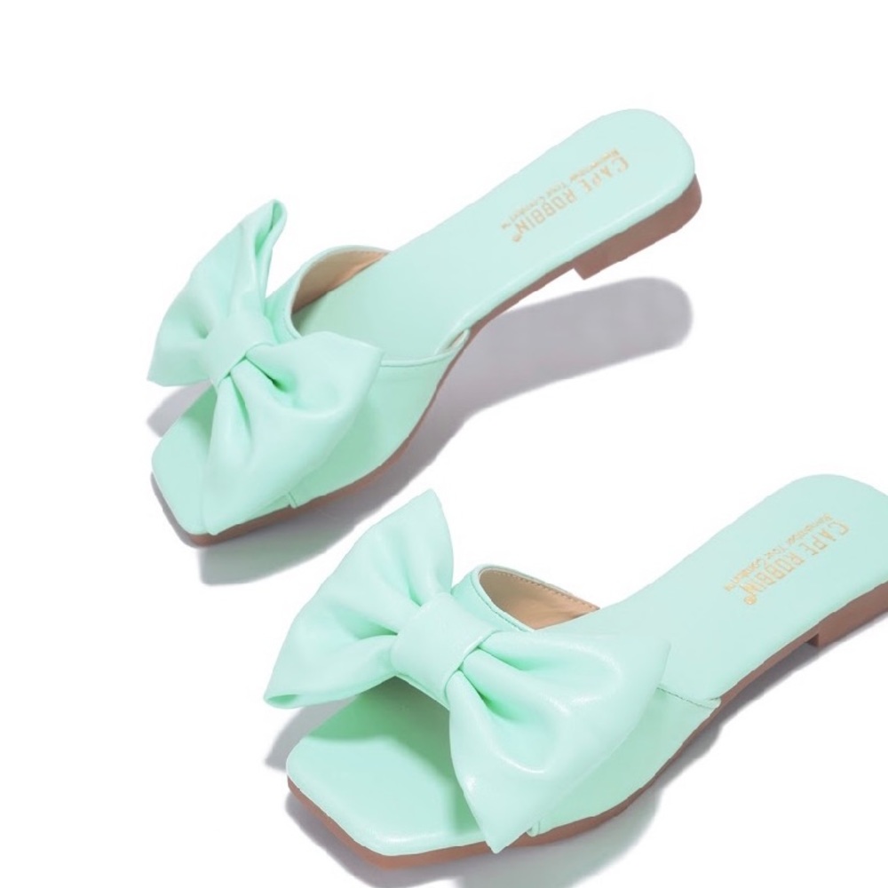 Mint Slides w/ Bow Detail